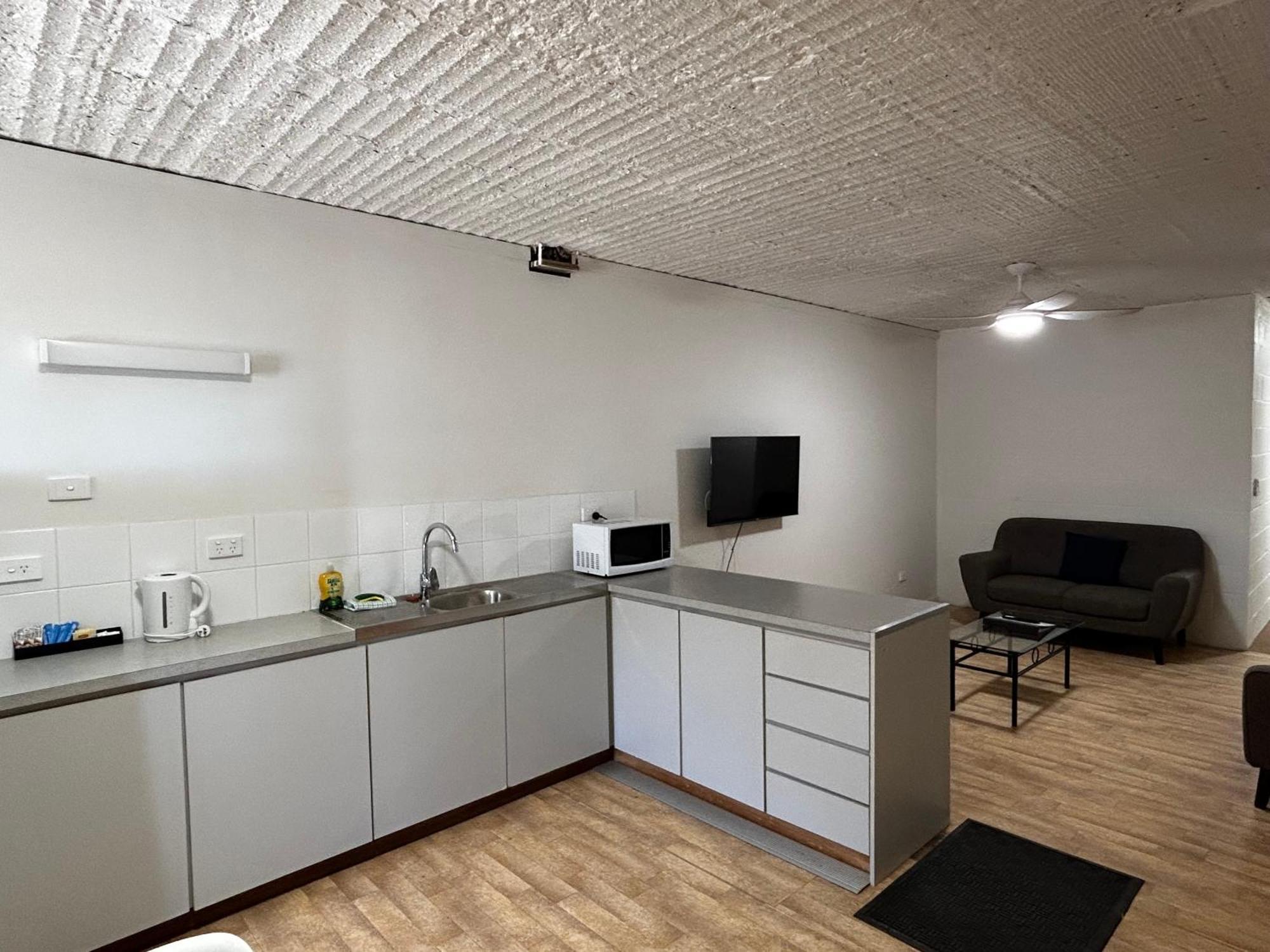 Desert View Apartments Coober Pedy Bagian luar foto