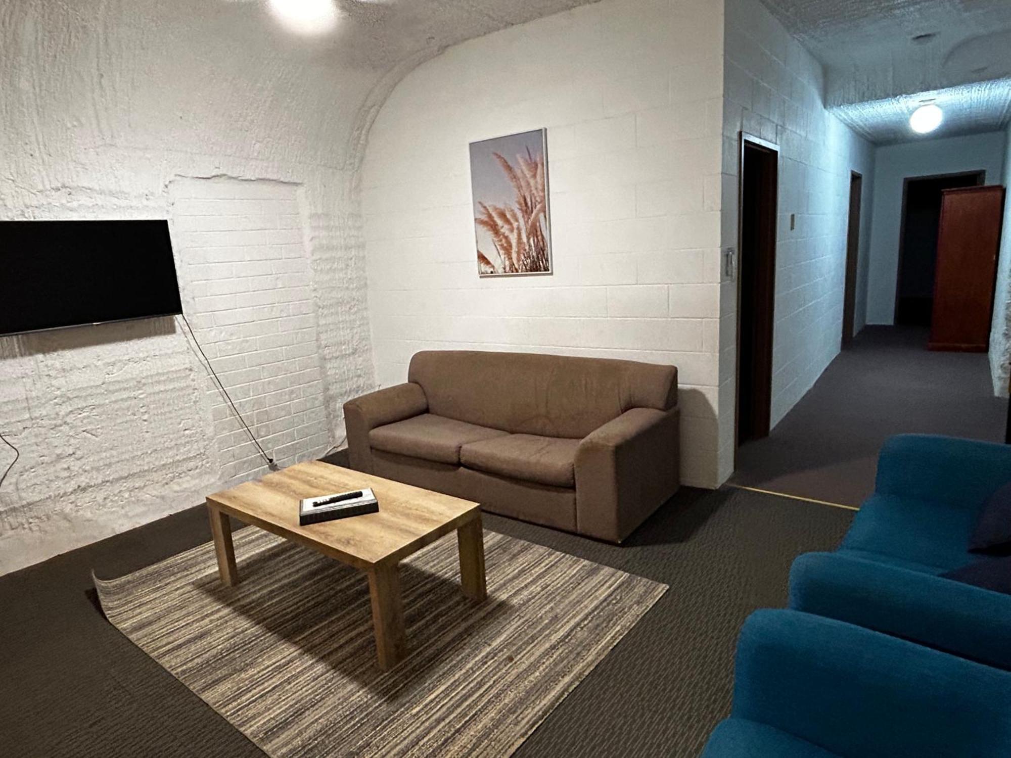 Desert View Apartments Coober Pedy Bagian luar foto