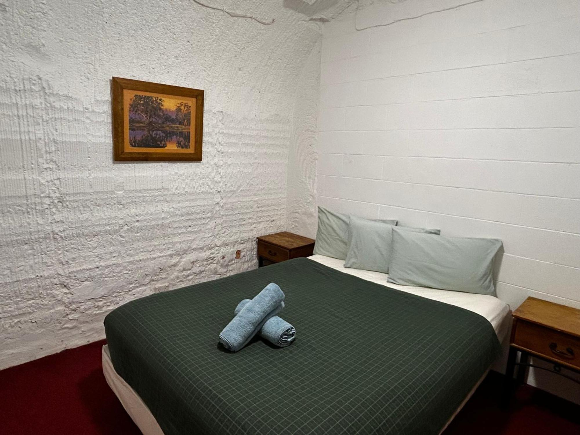 Desert View Apartments Coober Pedy Bagian luar foto