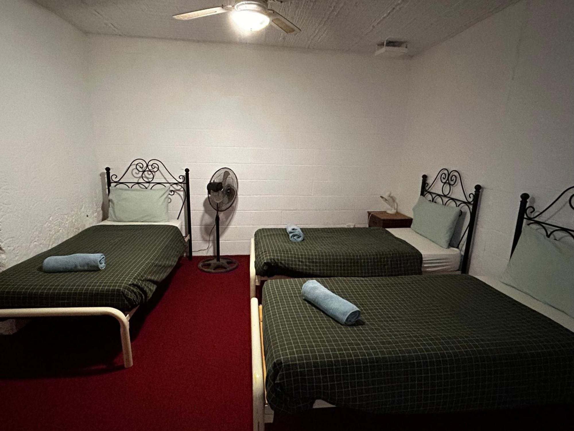 Desert View Apartments Coober Pedy Bagian luar foto