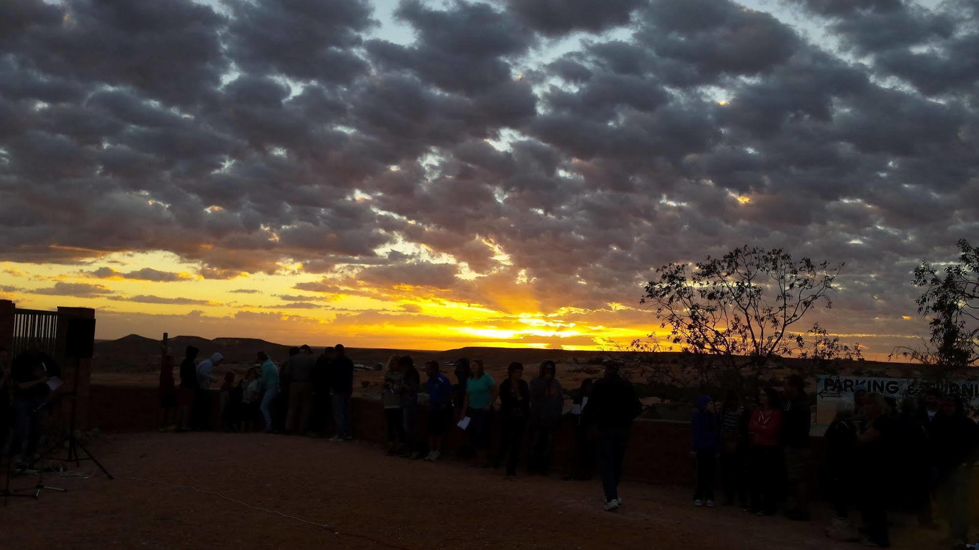 Desert View Apartments Coober Pedy Bagian luar foto