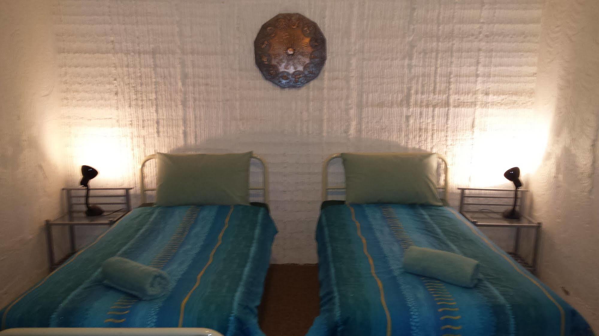 Desert View Apartments Coober Pedy Bagian luar foto